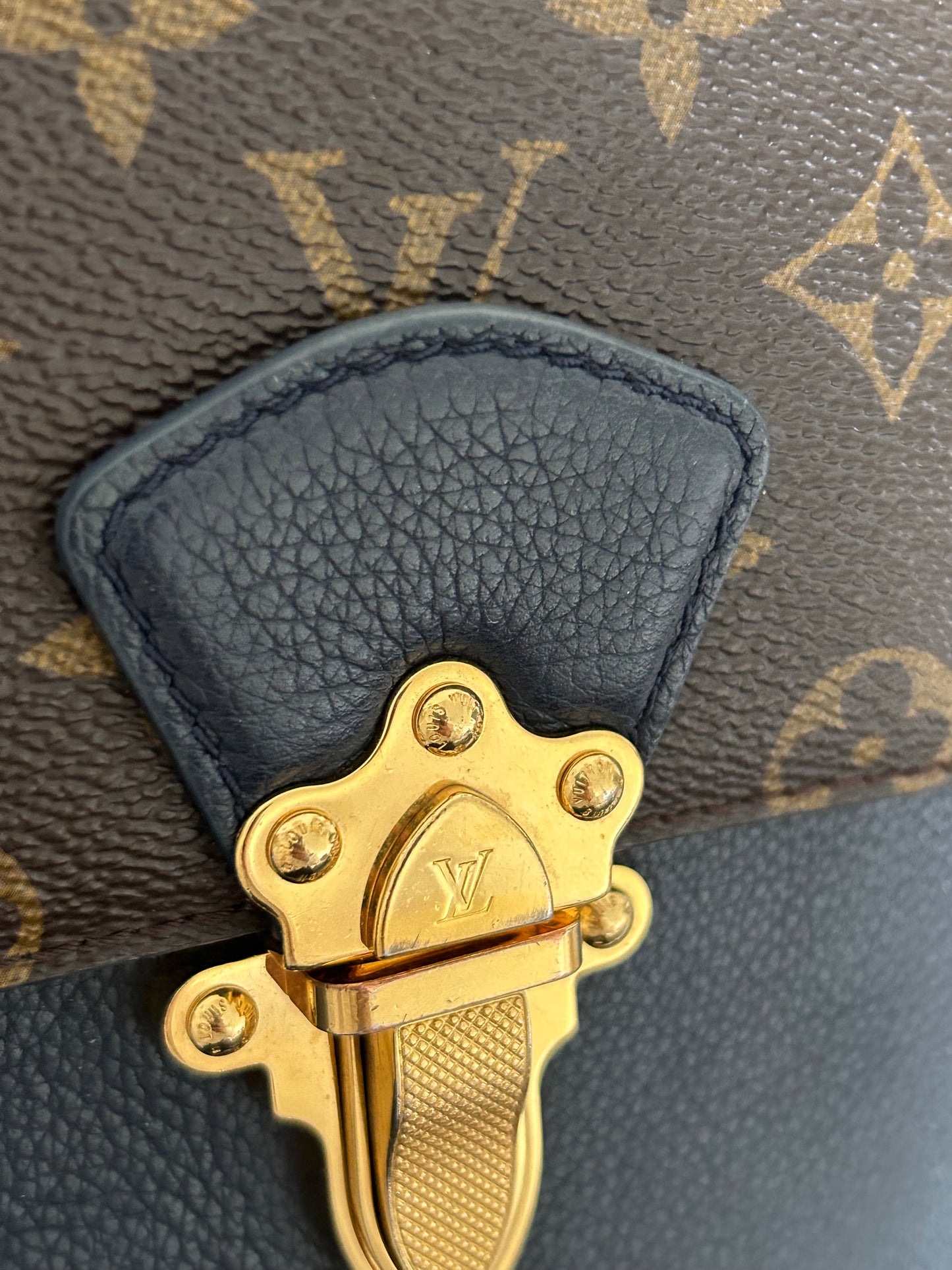 Louis Vuitton victoire monogram and navy blue shoulder bag